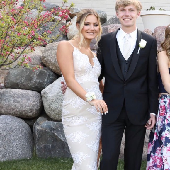 Windsor Nude Lace Prom Dress - Picture 4 of 4